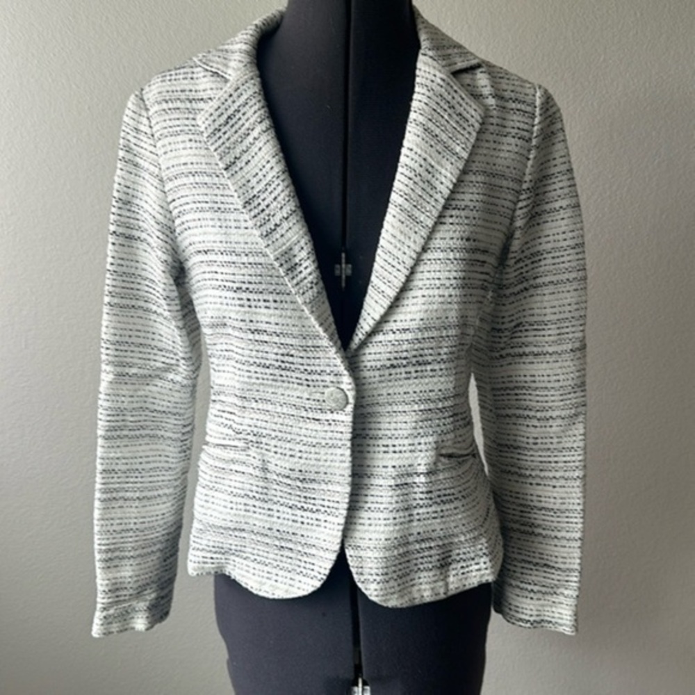 CAbi jacket white with black blazer style #505 size 2 Career business